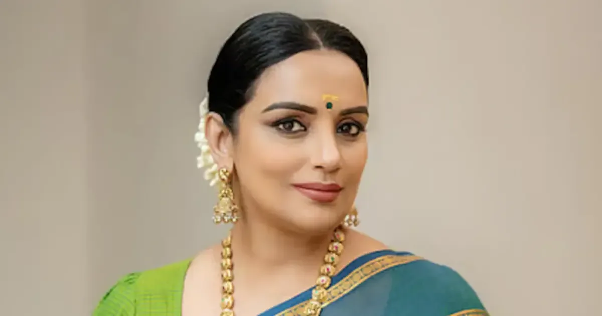 Shwetha Menon, AMMA's first female president, and the committee members during a press conference announcing their resignations.