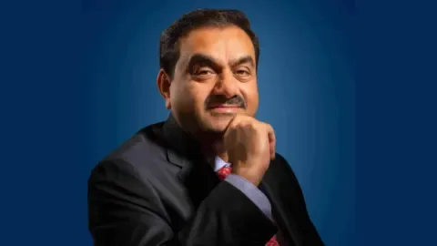 Gautam Adani inaugurates the Vande Bharatam initiative to empower Indian entrepreneurs.