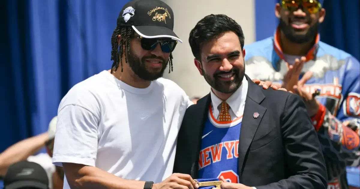 Zohran Mamdani performs a Toney Douglas tribute dance for Knicks fans.