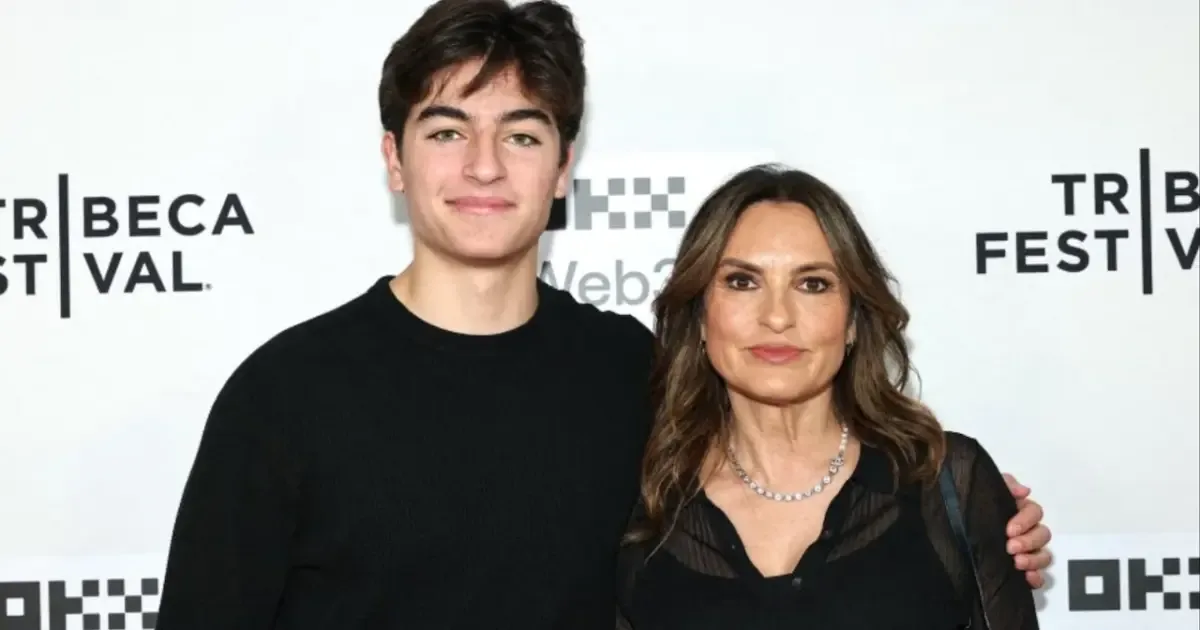 Mariska Hargitay's son, August, wearing a custom t-shirt tribute at the Knicks parade.