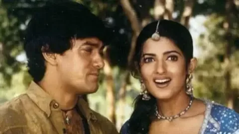 Aamir Khan and Twinkle Khanna in a candid moment