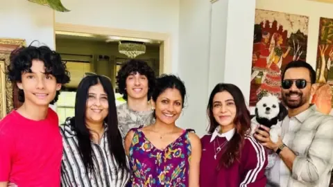 Samantha Ruth Prabhu washing dishes with a humble gesture