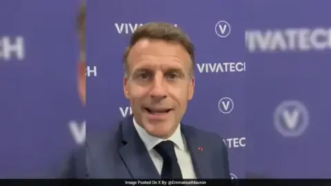 Emmanuel Macron speaking Hindi to PM Modi at G7 summit