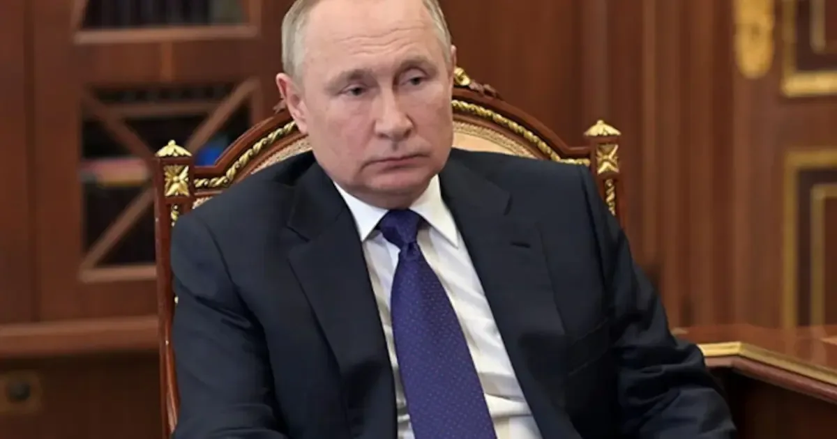 Russian flag with European Union flag in the background, symbolizing diplomatic talks.
