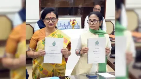 Trinamool Congress leader resigns from party posts, impacting Mamata Banerjee's leadership in Bengal.